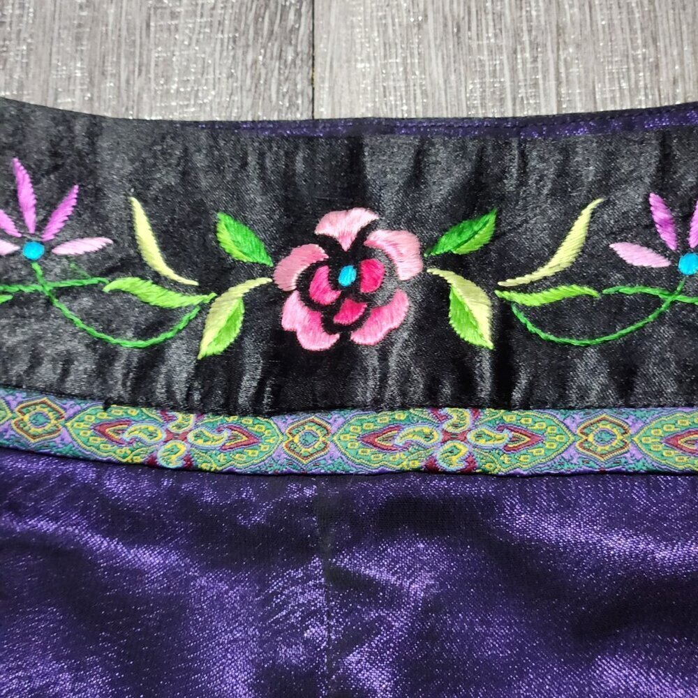 Gorgeous vintage 90s purple satin & black mesh flared pants with embroideries - Picture 5 of 14